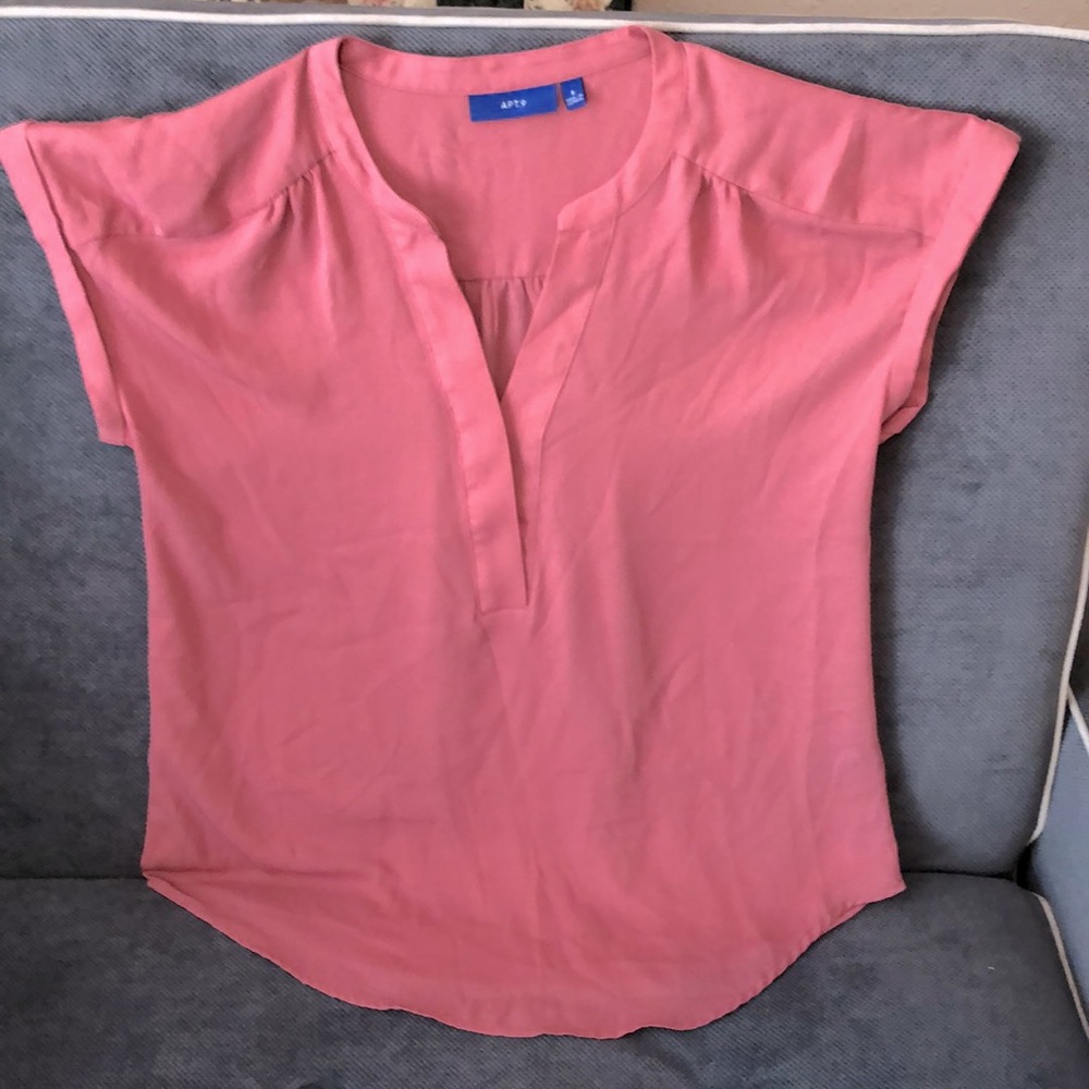 EUC Short sleeve v-neck blouse